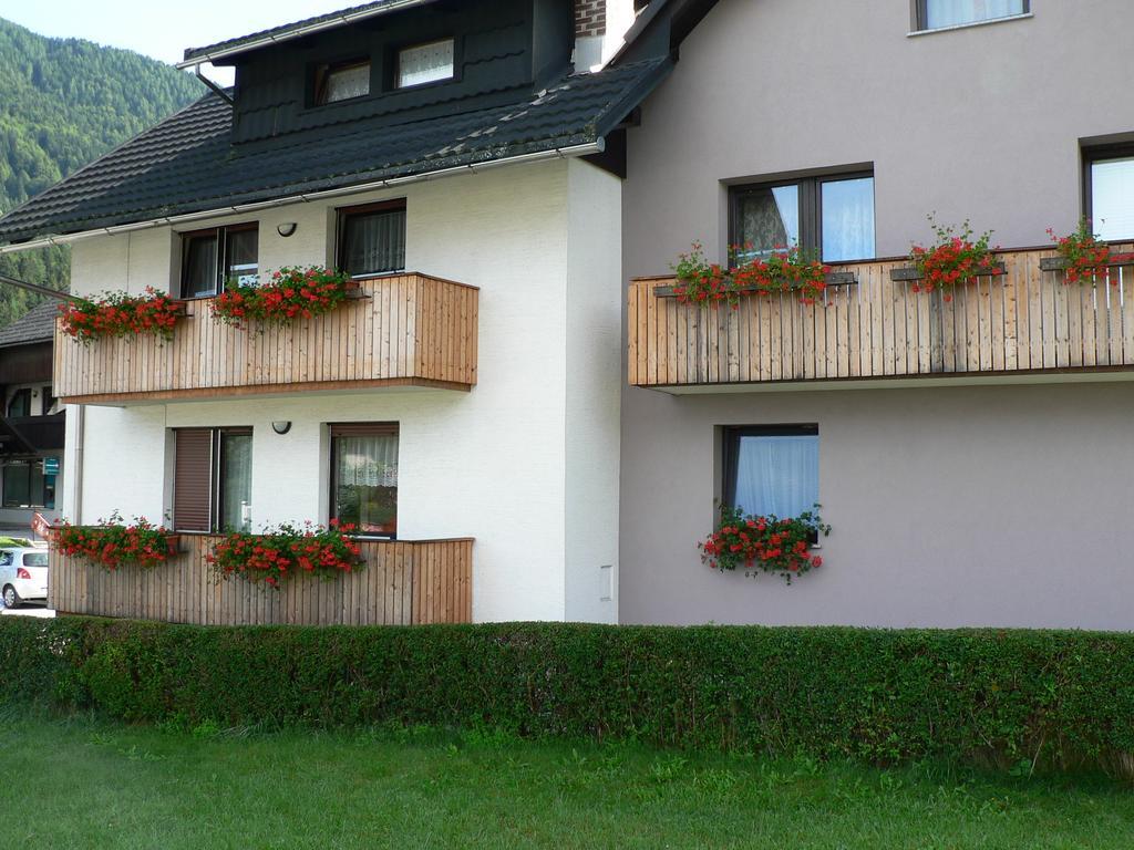 Apartments And Holiday Home Grohar Kranjska Gora Phòng bức ảnh